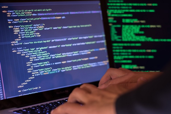 湖南企業(yè)網(wǎng)站建設(shè)選模板建站好還是定制建站好？